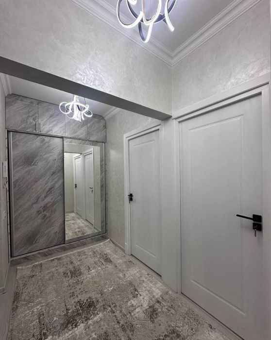 Продается 3х ком квартира, ориентир: Гостиница Россия, 72м²