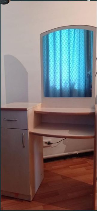 Продам спальный гарнитур хорошом состояние