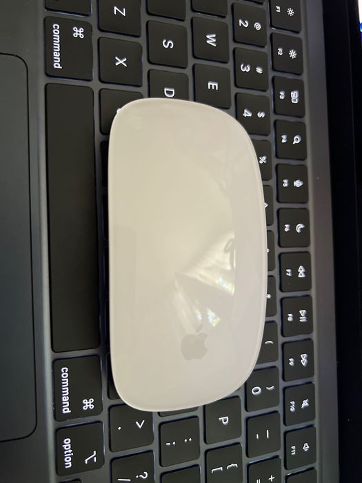 MacBook Air M4 2025. Цвет Midnight. + отдаю бесплатно MagicMouse