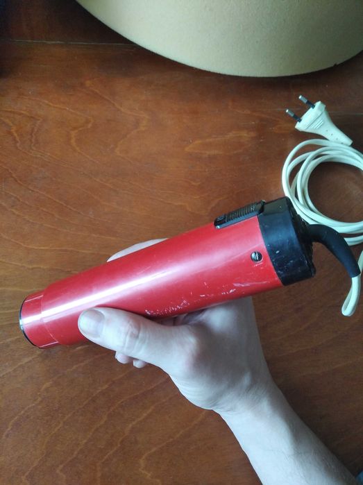 Маленький фен (200W).