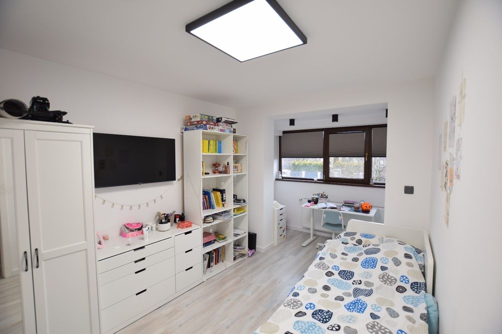 Persoana fizica vind: Casa  4 Camere 110 mp Dealul Furcilor