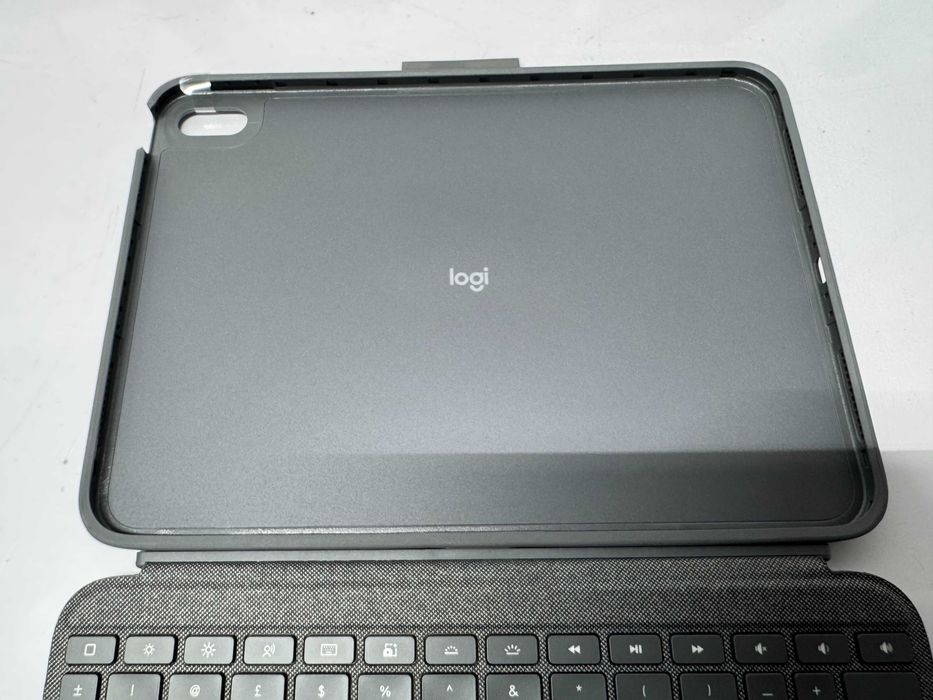Kлавиатура - Logitech Combo Touch за iPad 10 Gen