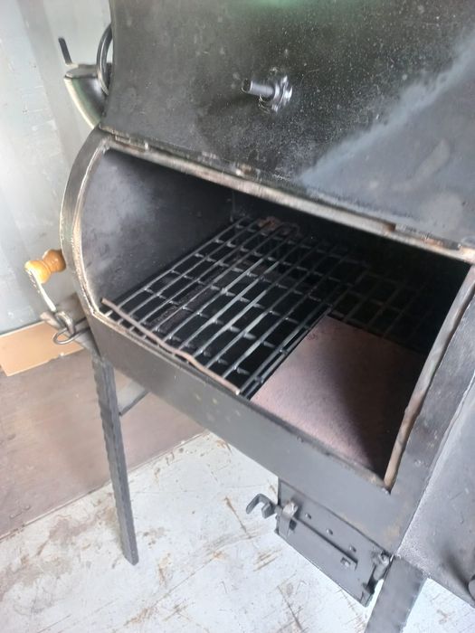 Продам мангал смокер.