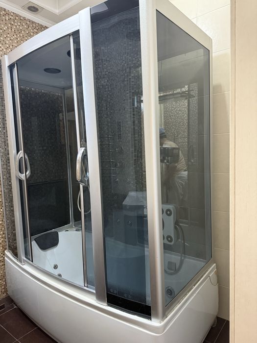 Душ кабина с гидромассажем