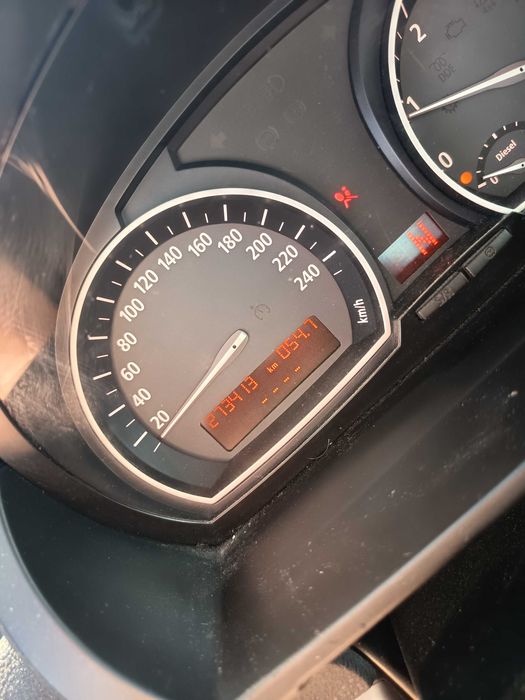 Mașina BMW X3 e83