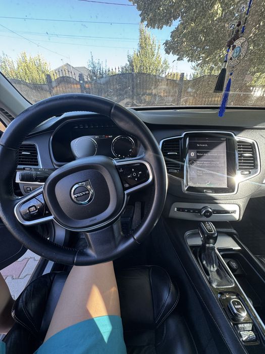 Volvo XC90 5D inscription