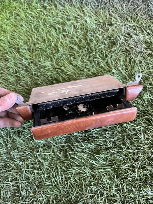 Пепельница на Ауди С4