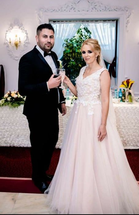 Vand rochie mireasa