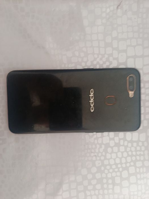 OPPO a5s телефон