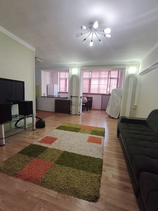 2 х ком на Ц 5 Аллайский ,банк Ипак йули метро Абдулла Кодири