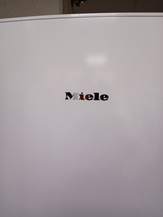 Комбиниран хладилник с фризер Миеле Miele с 2 години гаранция!