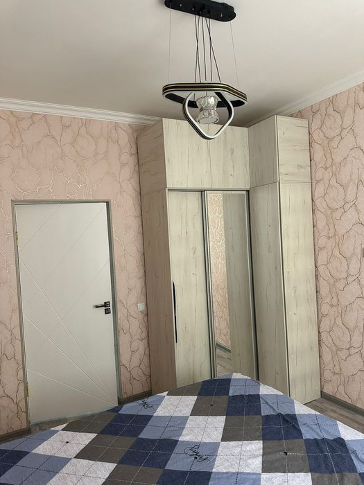 Продается Кровать .Стол стульчики угловой шкаф