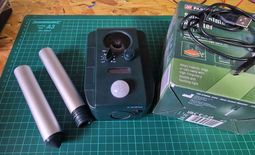 Dispozitiv cu untrasunete pentru sobolani, soareci, pisici .. Parkside