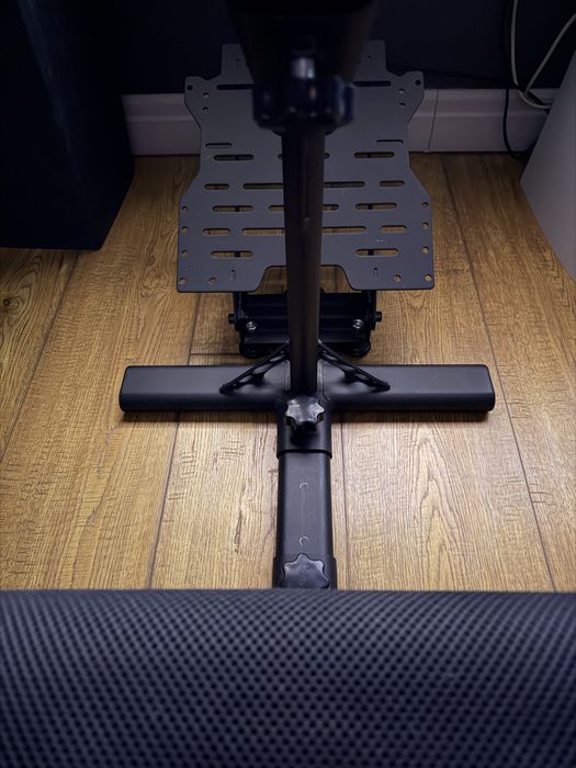 Продам Playseat игровое кресло для руля(Logitech/Thrustmaster)