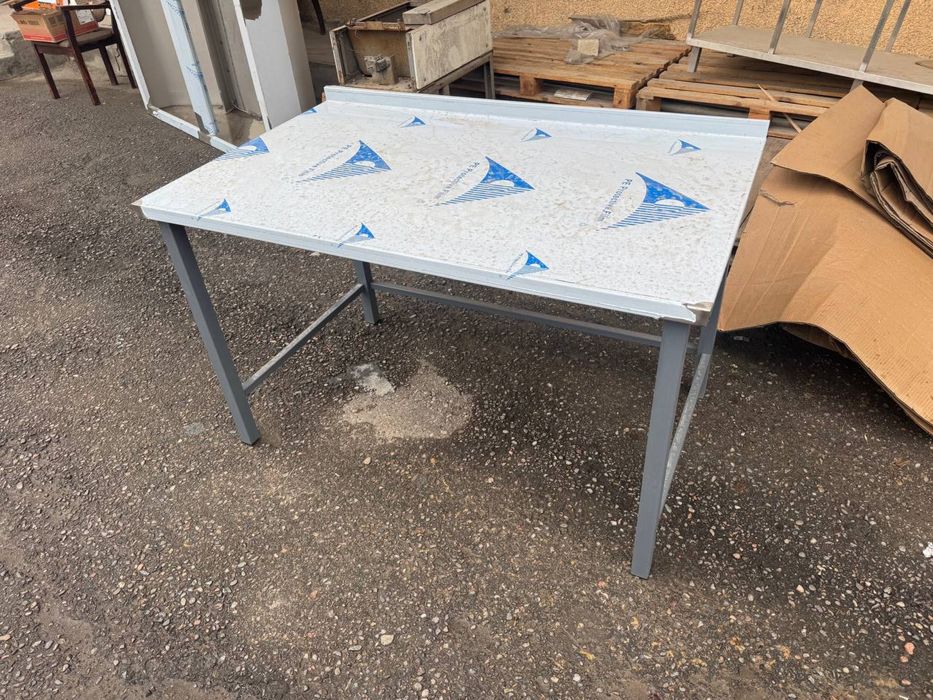 Стол кухонный новый