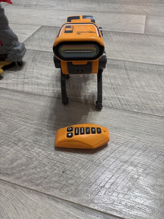 Робот  собака ходит музыкальный