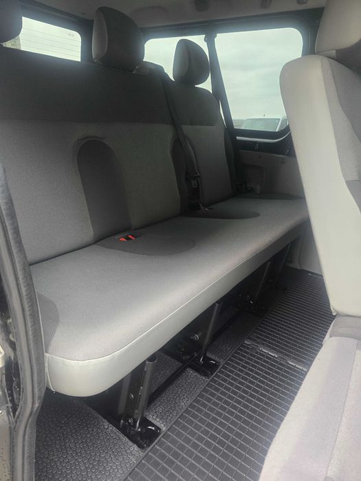 Renault Trafic 8+1 locuri