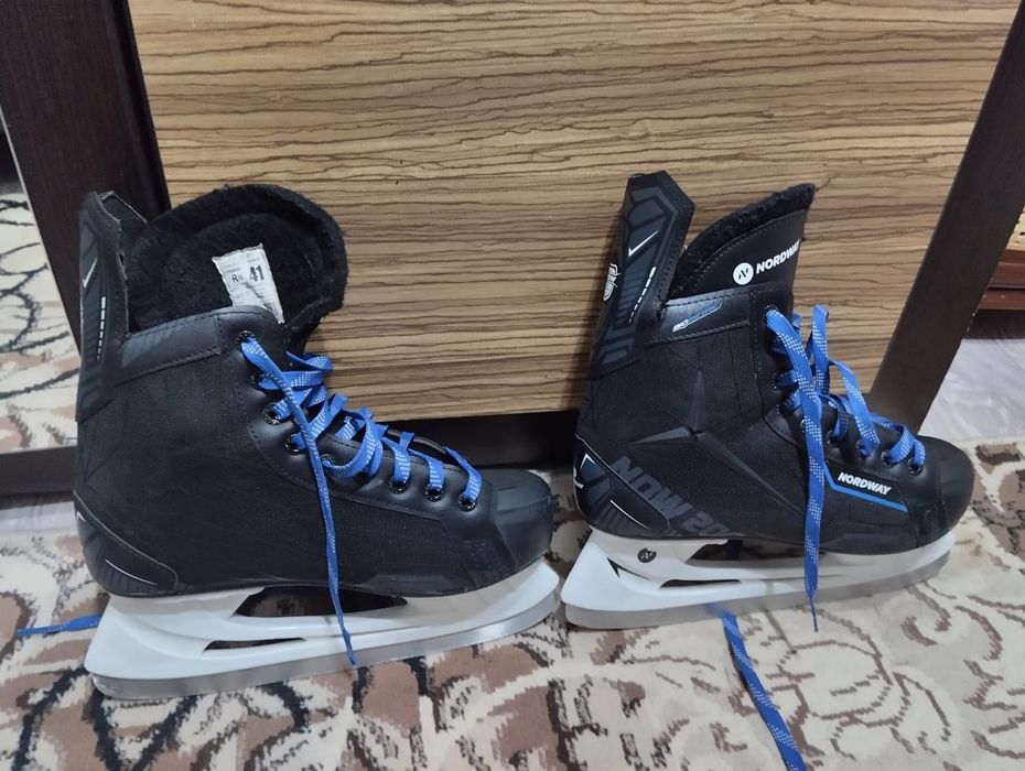 Продам коньки 41 размер