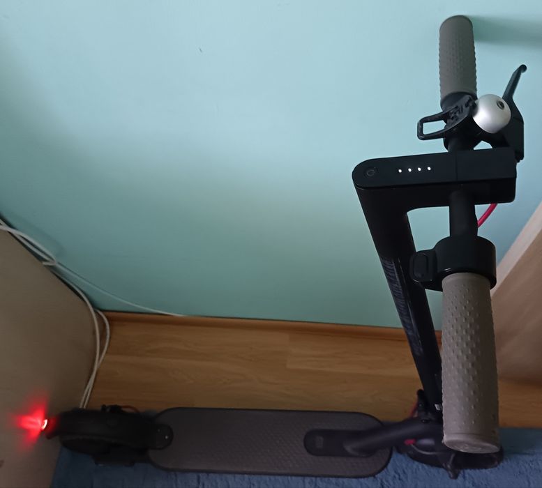 Trotineta electrica Xiaomi Mijii M365 cu cablu de incarcare