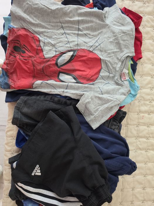 Лот Детски къси панталонки и тениски 6-7 год. Guess,Adidas,HM,Gap