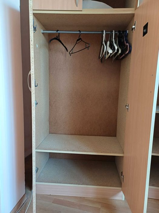 Подарявам гардероб с ракла и 2 единични легла