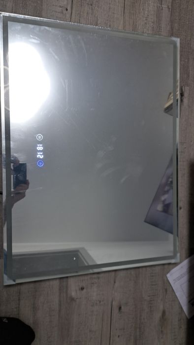 Oglinda baie cu dezaburire ceas si temperatura