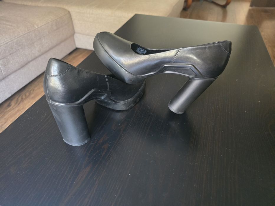 Pantofi cu toc , eleganti ECCO shape