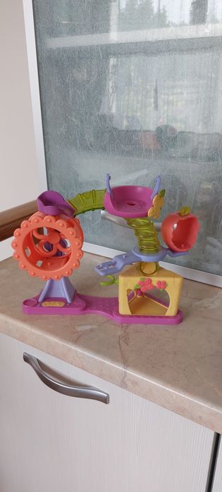 Дерево и карусель для петшопов