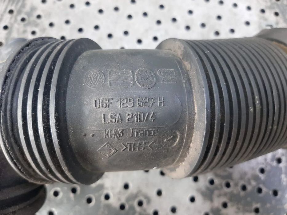 tubulatura admisie  2.0 tfsi bwj  skoda octavia 2 golf 5 audi a3 8p  06f129627h