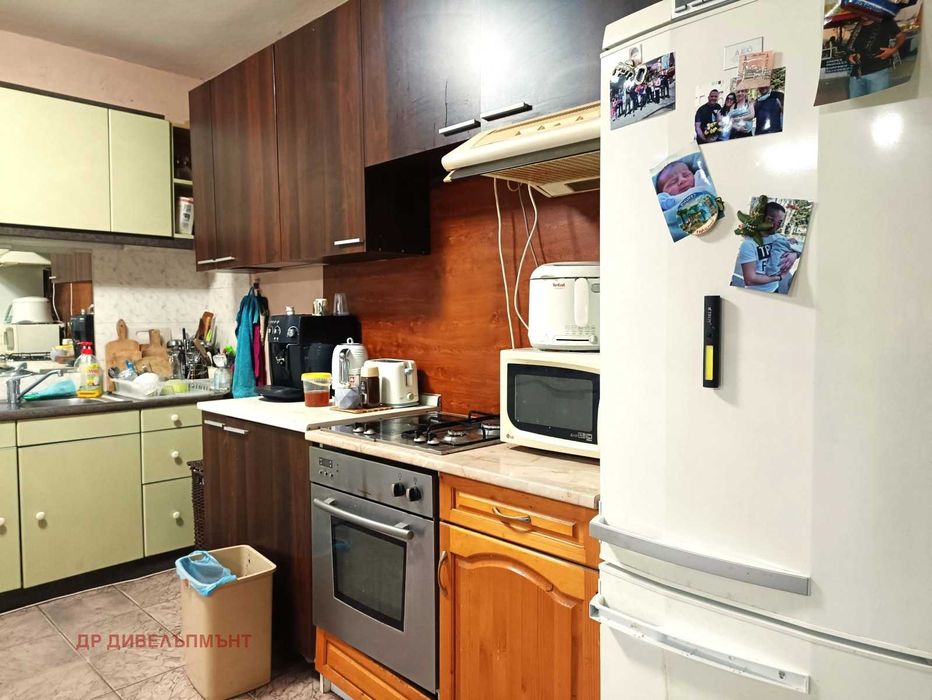 Продава се Къща в с. Житен, Област София-град - 335 кв.м за 939 €/кв.м - Снимка #3