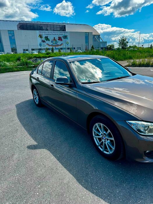 Vand BMW F30 320d - 2013 - 184 CP - 271.000km - automat - trapa - 11.000 euro - distributie schimbata
