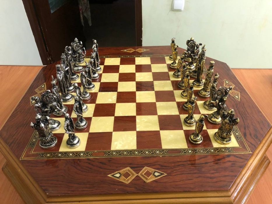 Шахматы подарочные « Империал» орех, большие “Helena Wood Art”