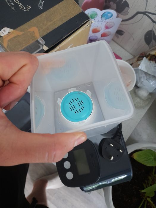 Tommee Tippee машина за бебешко мляко