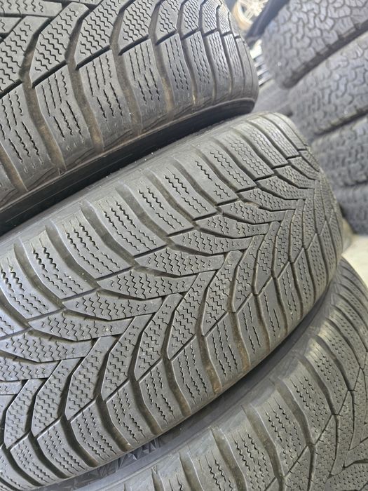 2 Броя 215/55/17 Nexen 6mm 22dot