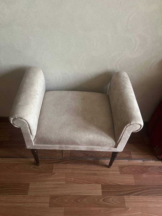 Банкетка прикроватная · Пуфик в спальню