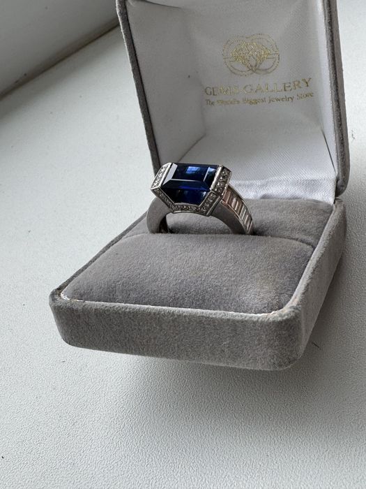 Перстень с сапфиром