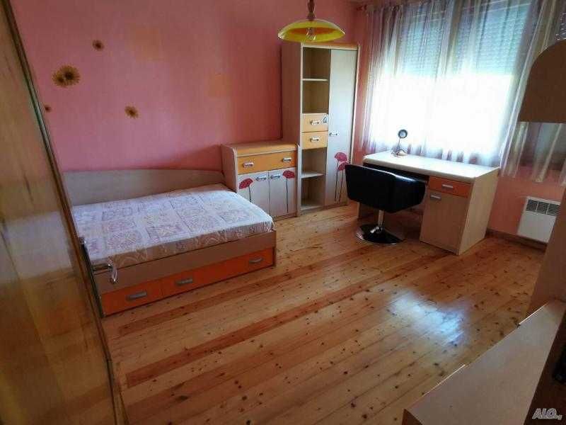 Апартамент с три спални в центъра на гр. Бургас!