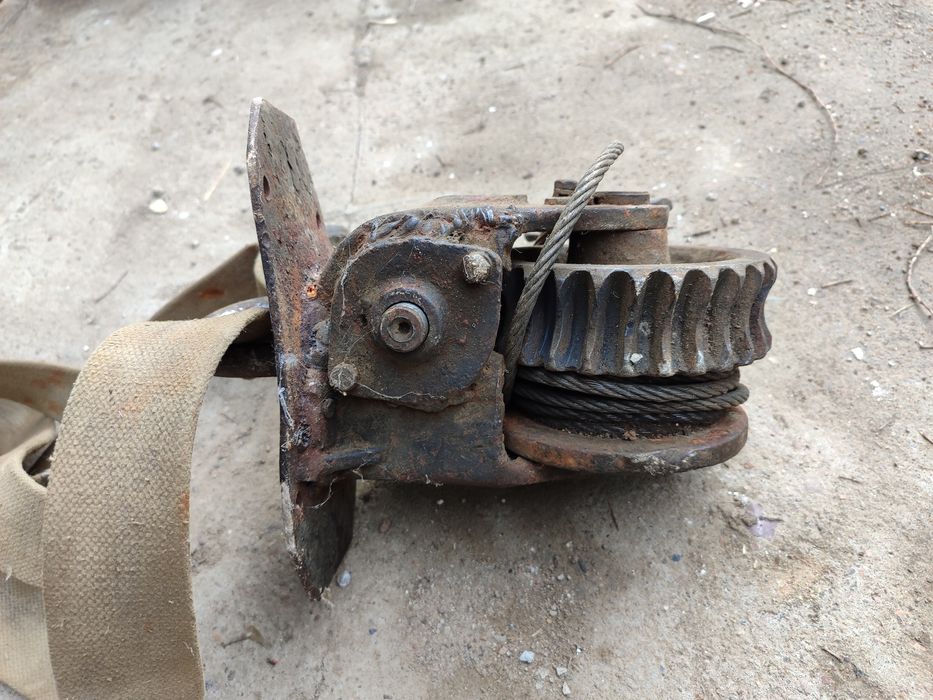 Продам подъемник троссовый