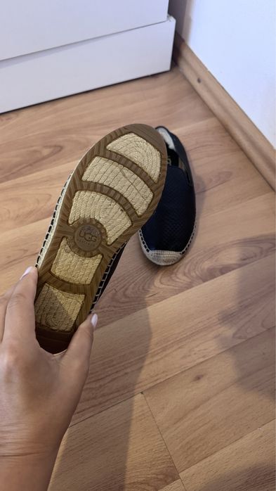 Espandrile UGG nr 37