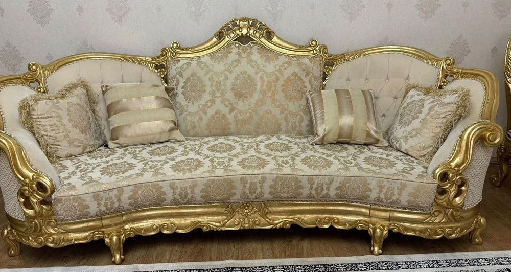 Продам диван с креслами