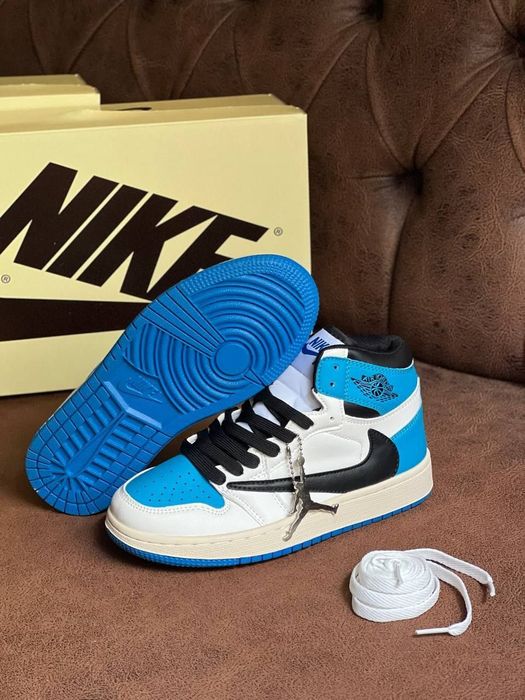 Nike Jorden  calitate foarte bună