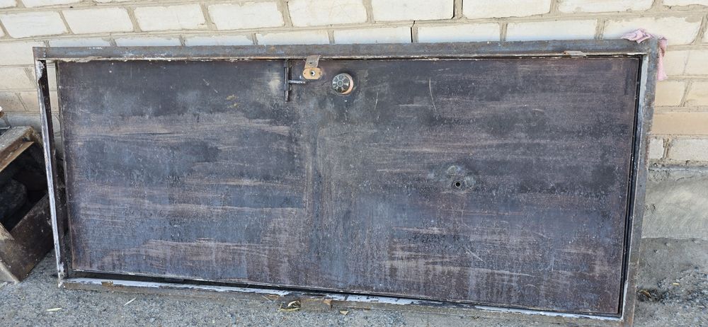 Дверь железная прочная