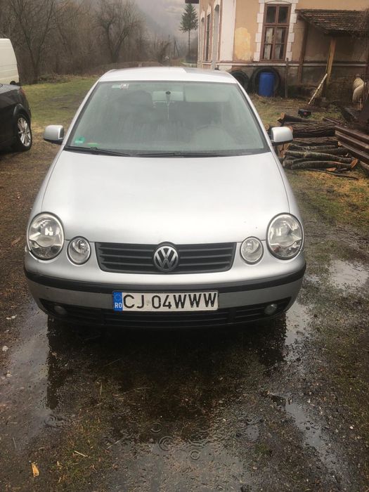 Vand doua volkswagen polo motor 1.9 TDI 1650 de euro este pretul total pentru ambele cel alabastru este 700 de euro si cel gri 950 de euro