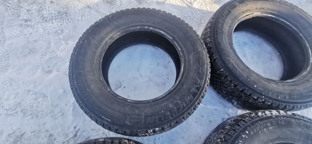 Продам резину 225/70/16