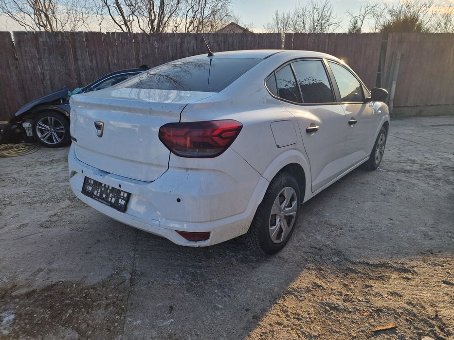 Logan 2021 GPL avariat