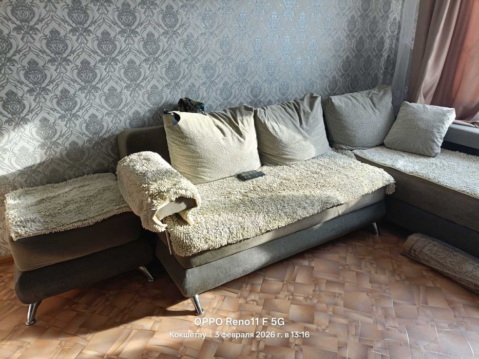 Диван угловой срочно недорого