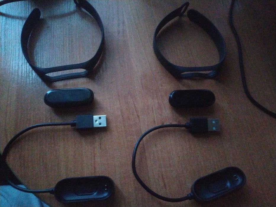Продам Mi band 4 (2шт)