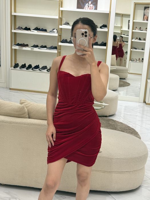 Красивое  бархатное платье