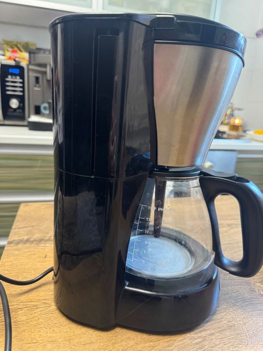 Cafetieră Philips cu filtru – capacitate 15 cești
