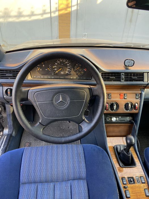 Продам Mercedes-Benz E-Class w124